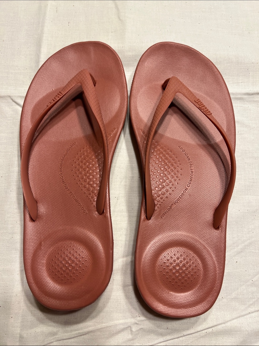 Fitflop Sandals in Dusty Rose NWOT Size 6 / EU 37